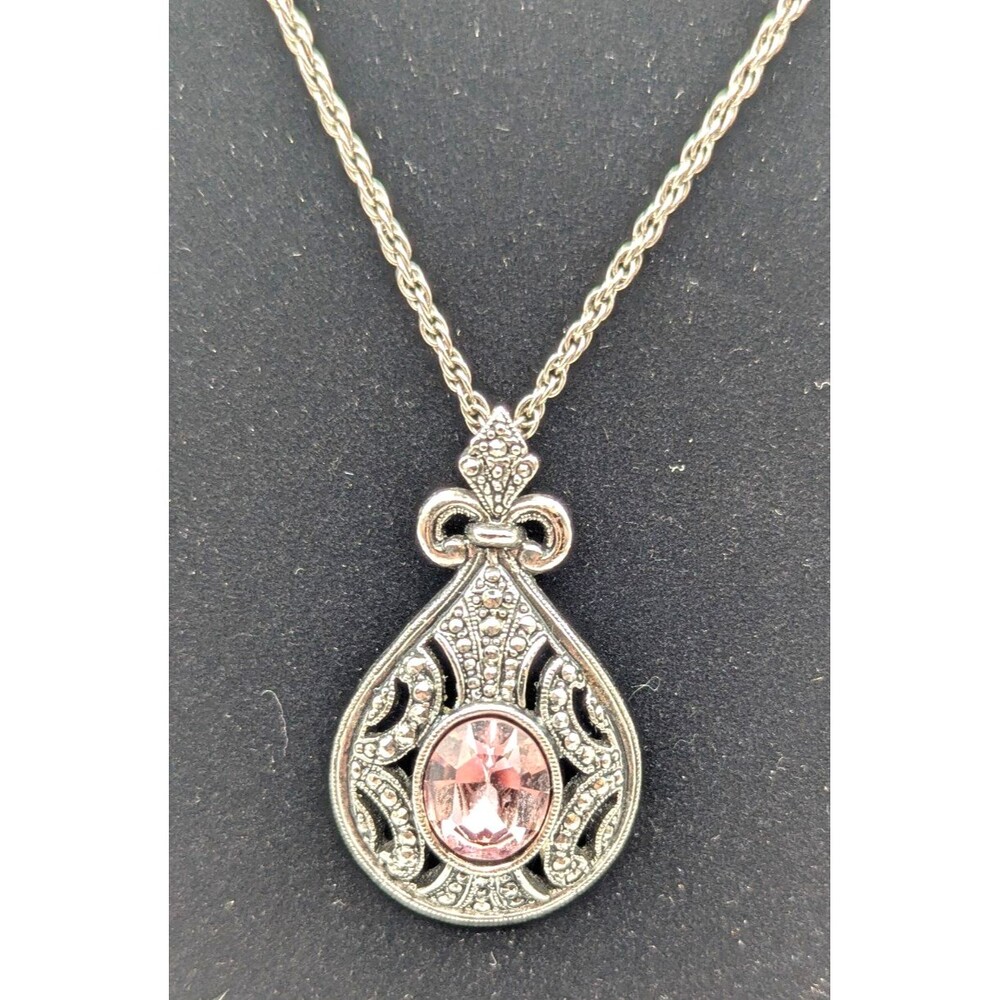 1990 Avon "Victorian Touch" Faux Amethyst Marcasite Pendant Chain Necklace